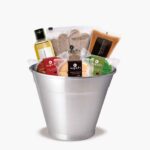 Kit Balde - Shower Gel Esfoliante + Óleo de Banho + Luva Esfoliante + 3 Sabonetes de 30g